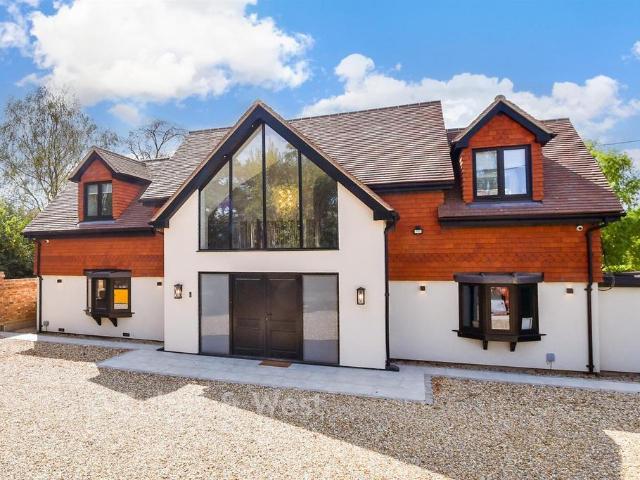 House for sale in Broadford Bridge, Horsham
