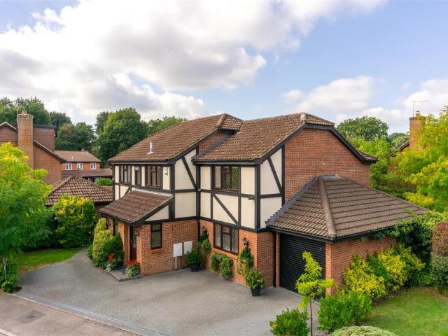 House for sale in Pound Hill, Crawley