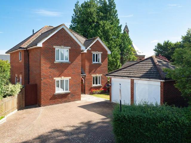 House for sale in Chartham, Canterbury