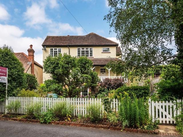 House for sale in Rose Hill, Pachesham Park