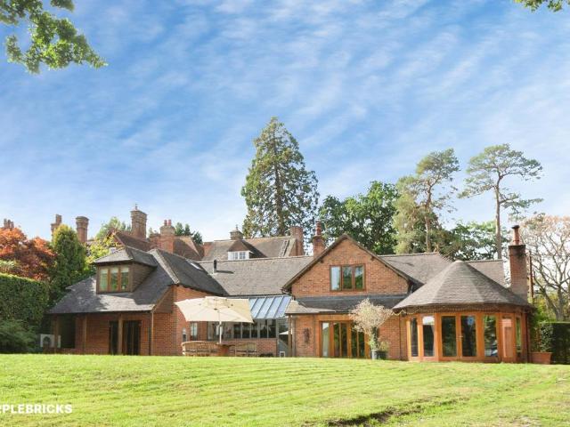 House for sale in Woodspeen, Stockcross
