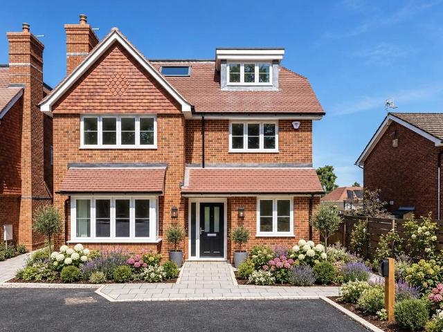 House for sale in Pachesham Park, Surrey