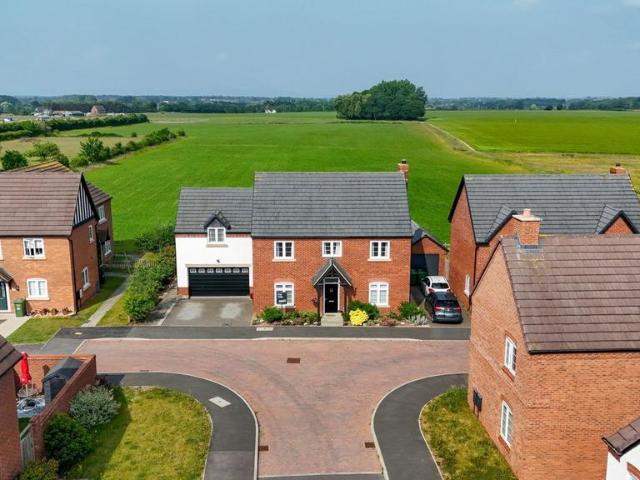 House for sale in Crookhill, Worcestershire