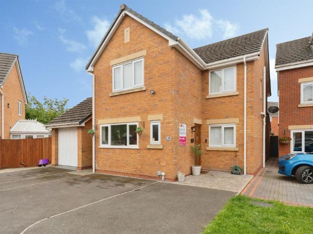 House for sale in Rossmore, Cheshire