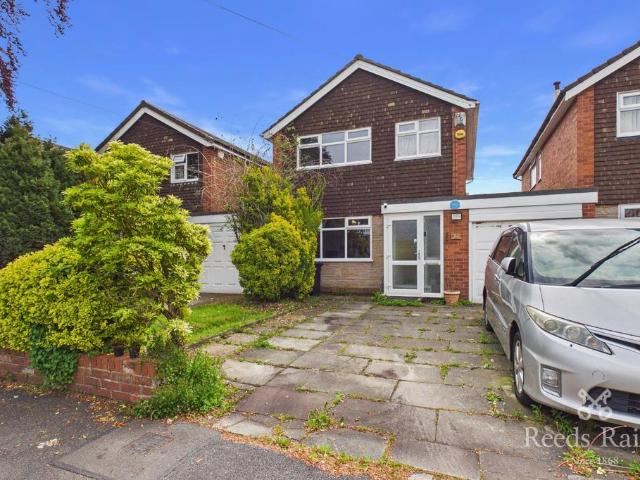 House for sale in Ashton upon Mersey, Trafford Park