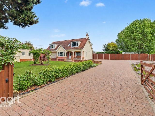 House for sale in Clacton-on-Sea, Tendring