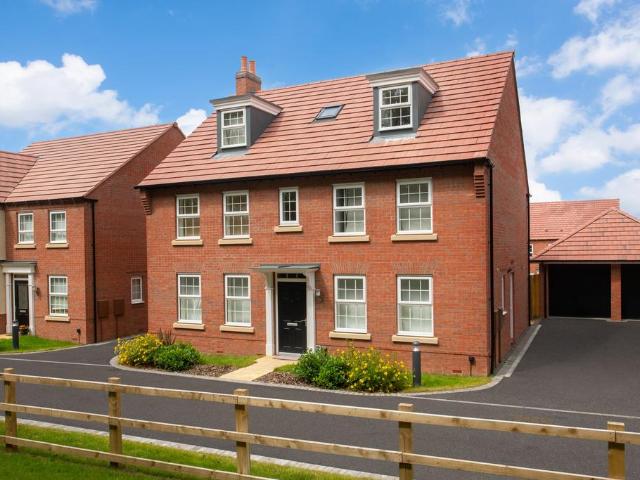 House for sale in Overslade, New Bilton