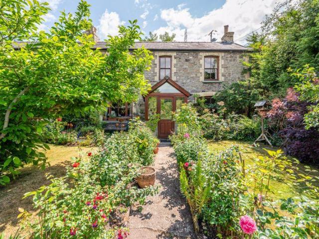 House for sale in Llanelly Hill, Wales