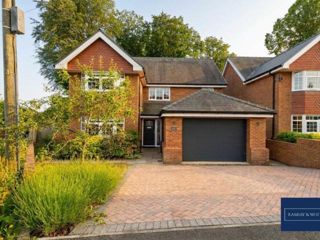 House for sale in Llwydcoed