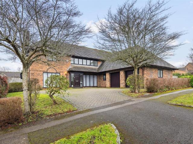 House for sale in Loughton, Milton Keynes