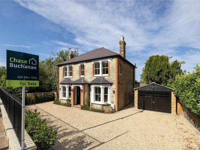 House for sale in Hampton Hill, Greater London