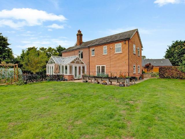 House for sale in Chipping Hill, Essex