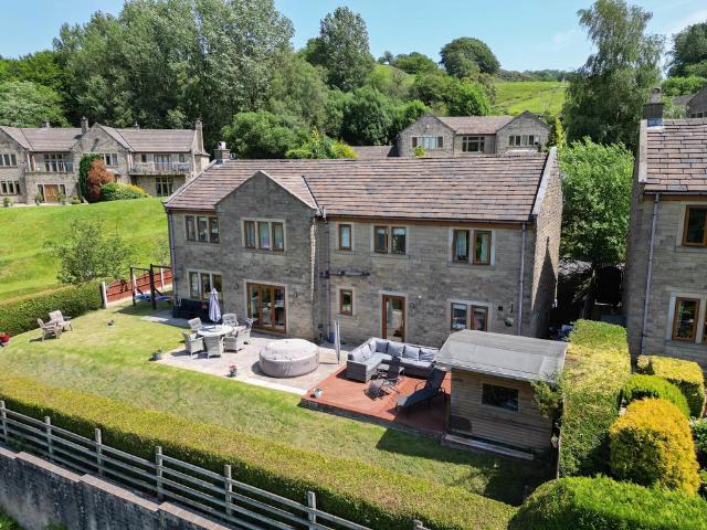 House for sale in Walsden, West Yorkshire