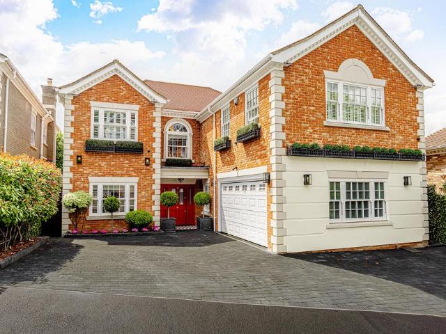 House for sale in South Benfleet, Essex