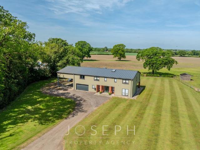 House for sale in Copdock and Washbrook, Chelmondiston
