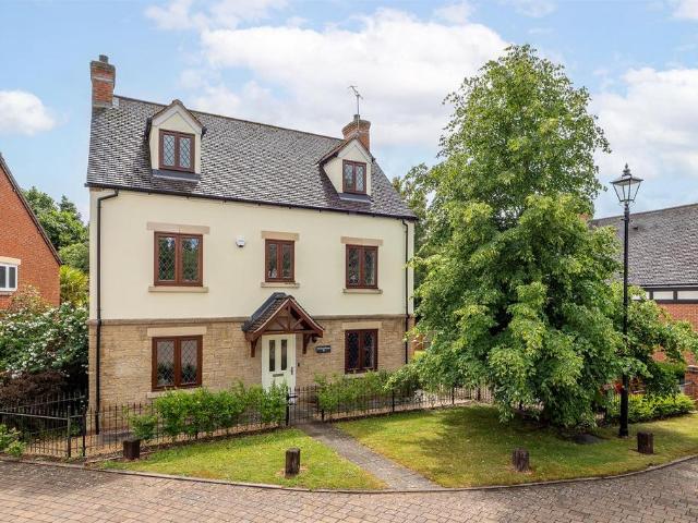 House for sale in Tiddington, Alderminster