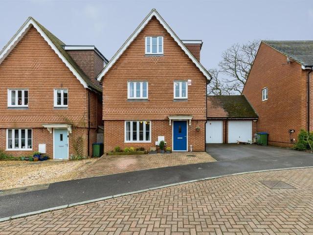 House for sale in Horsham, West Sussex