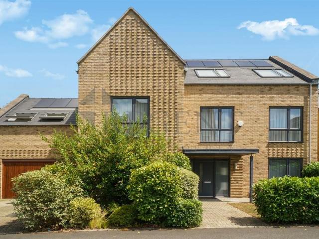 House for sale in Whetstone, Oakleigh Park
