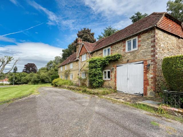 House for sale in Kingsley Green, Littlecote