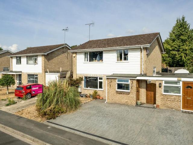 House for sale in Burghfield Common, West Berkshire