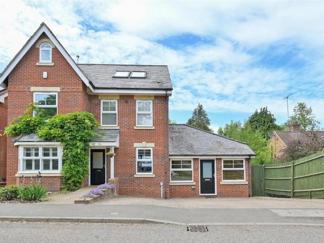 House for sale in Five Acres, Hertfordshire