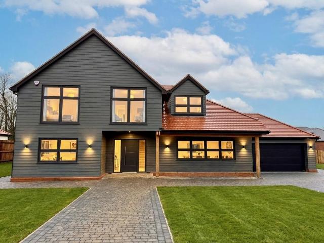 House for sale in Navestock Side, Essex