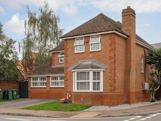 House for sale in West Ewell, Epsom
