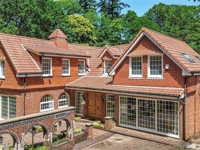 House for sale in Fole, Surrey