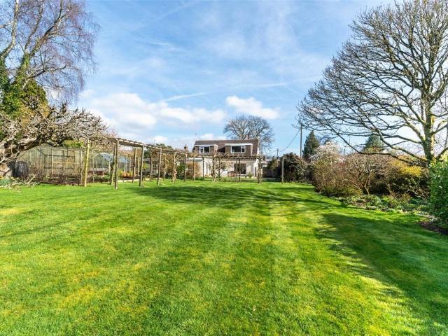 House for sale in Furzehill, East Dorset