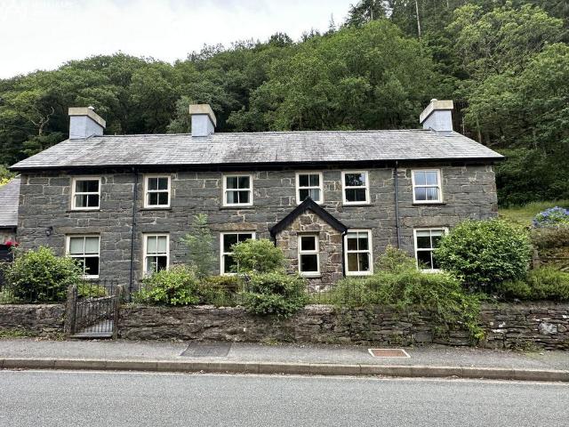House for sale in Beddgelert, Wales