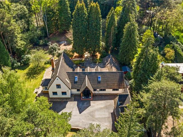 House for sale in Finchampstead