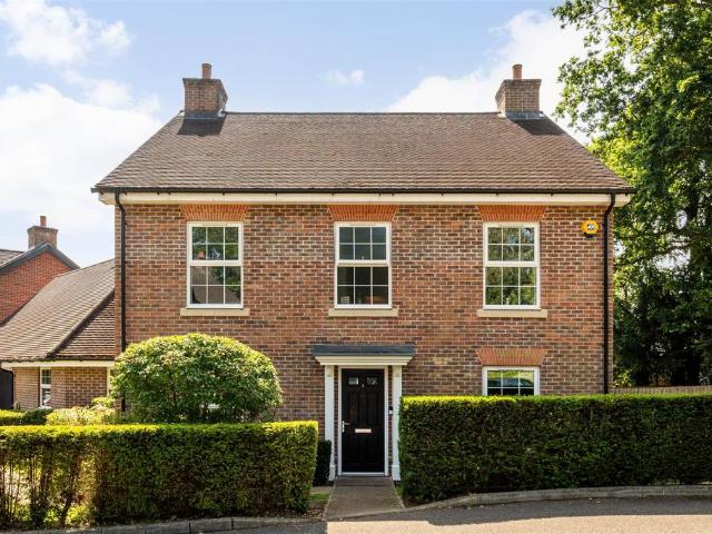 House for sale in Perryfields, West Sussex