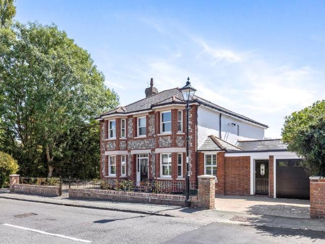 House for sale in Horsham, West Sussex