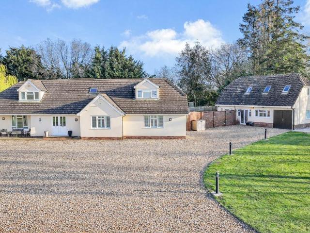 House for sale in Chipping Hill, Essex