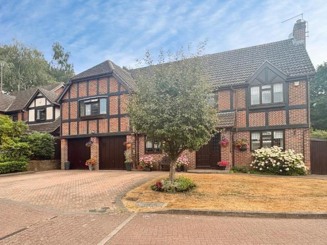 House for sale in Moulsham Green, Hart