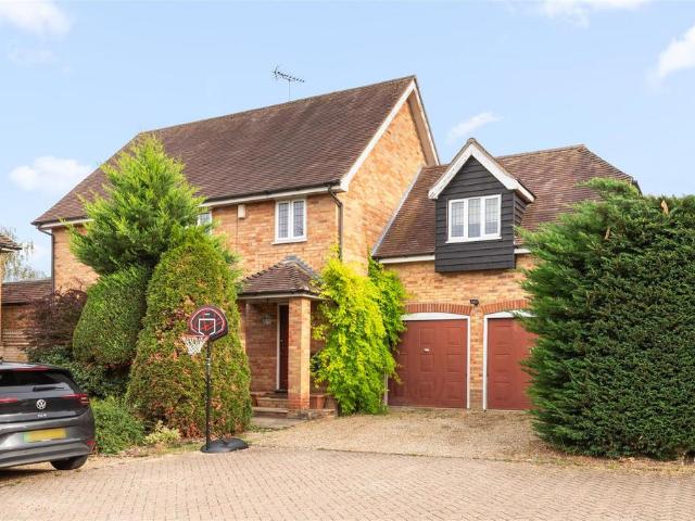 House for sale in Roydon, Epping