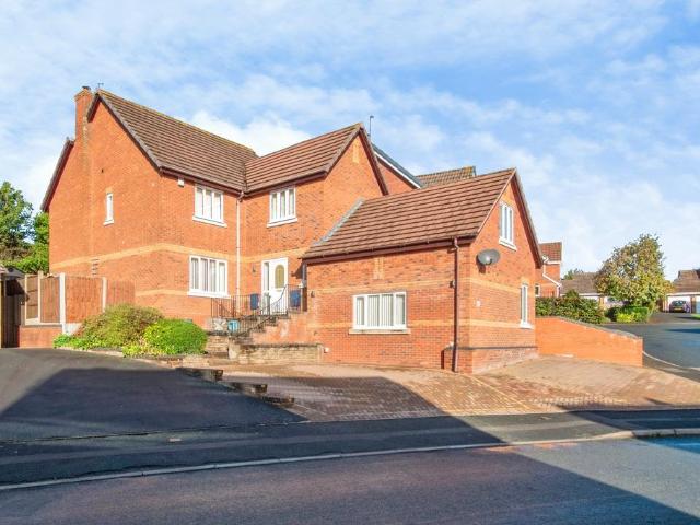 House for sale in Lyppard Grange, Worcester