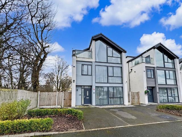 House for sale in Outwood, Bury