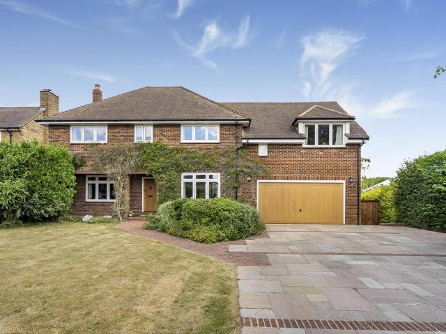House for sale in Ashlyns Estate, Pouchen End