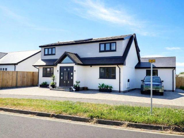 House for sale in Spring Vale, Hampshire