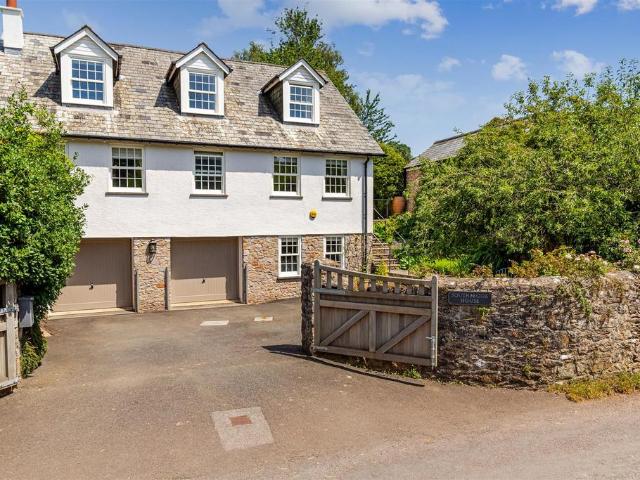 House for sale in Compton, Strode