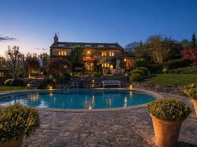 House for sale in Holme Valley, Brockholes