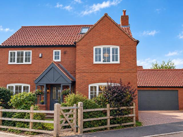 House for sale in Carlton le Moorland, North Kesteven