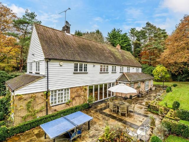 House for sale in The Butts, Kent