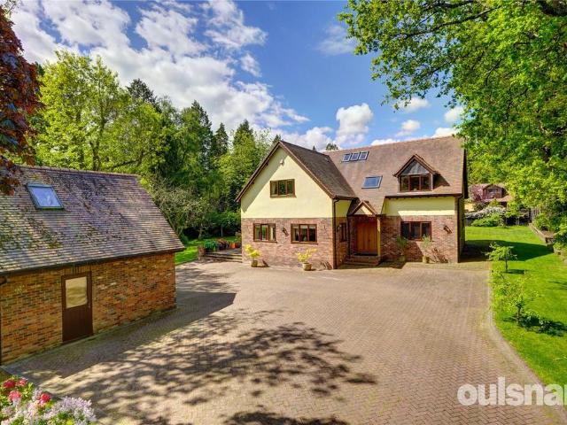House for sale in Bromsgrove, Worcestershire