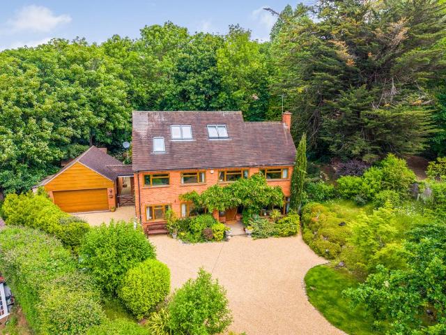 House for sale in Knowl Hill