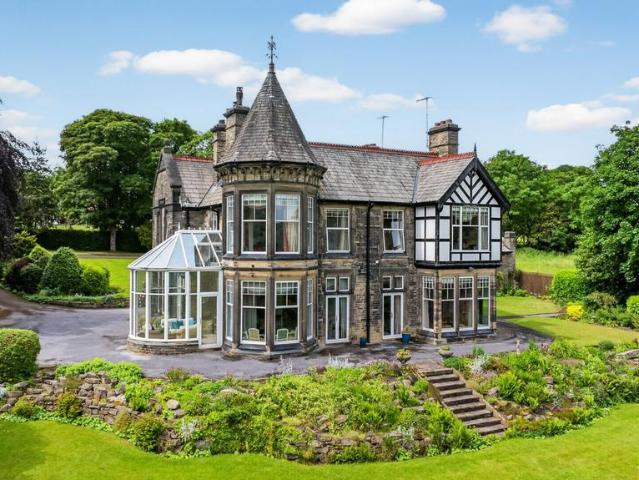 House for sale in Baildon, West Yorkshire