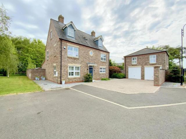 House for sale in New Waltham