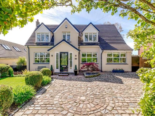 House for sale in Roby Mill, Lancashire