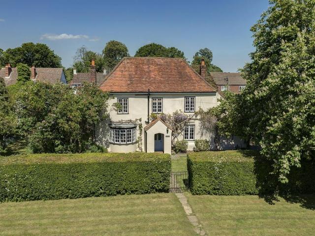 House for sale in Stokenchurch, Buckinghamshire